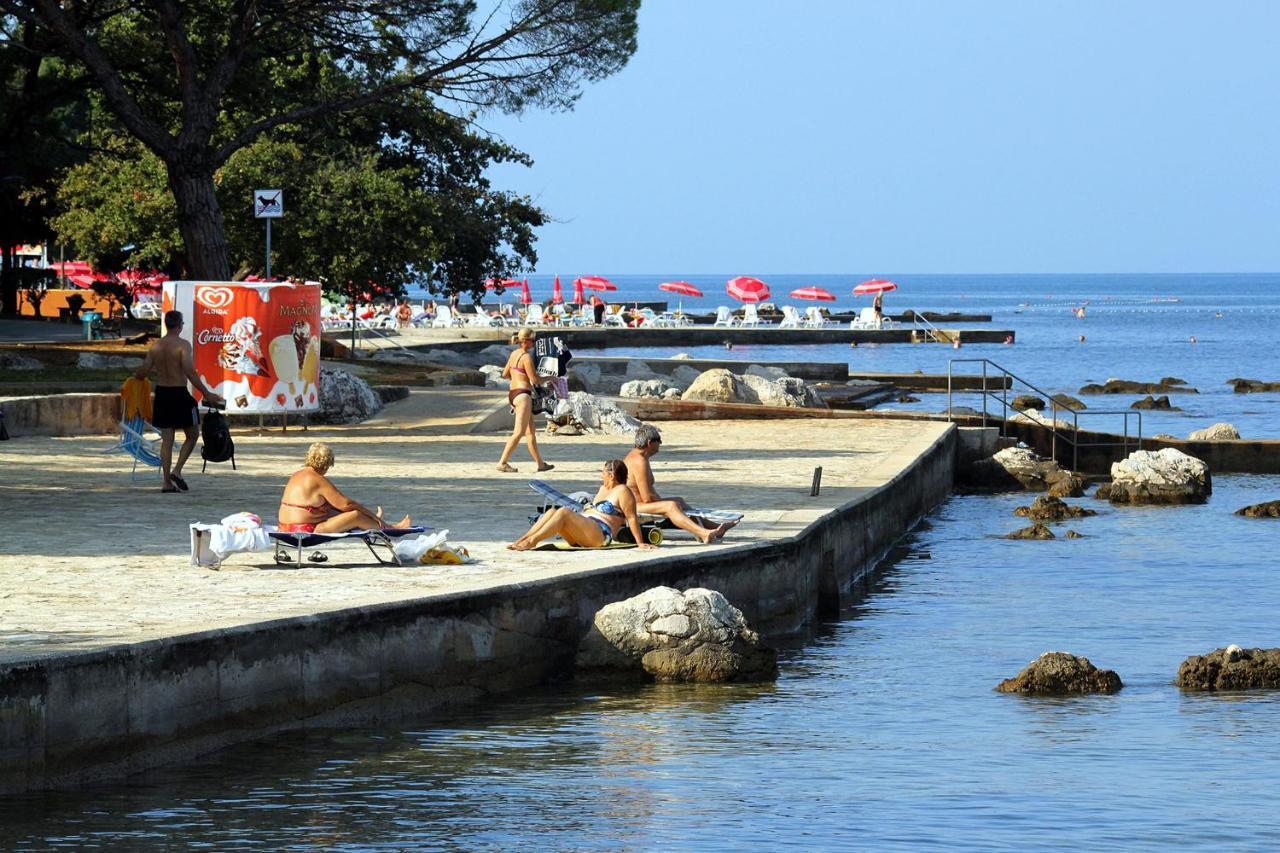 Apartments With A Parking Space Umag - 7109 Exteriör bild