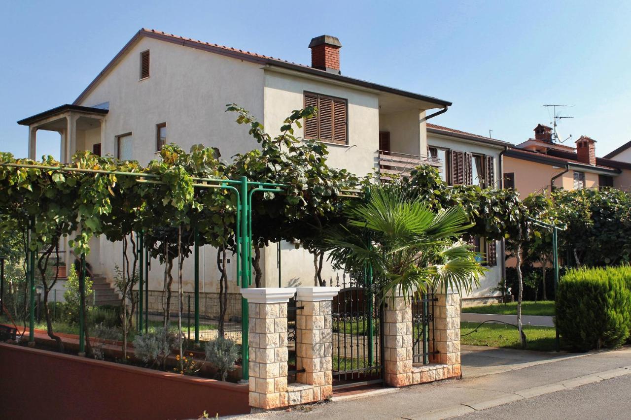 Apartments With A Parking Space Umag - 7109 Exteriör bild