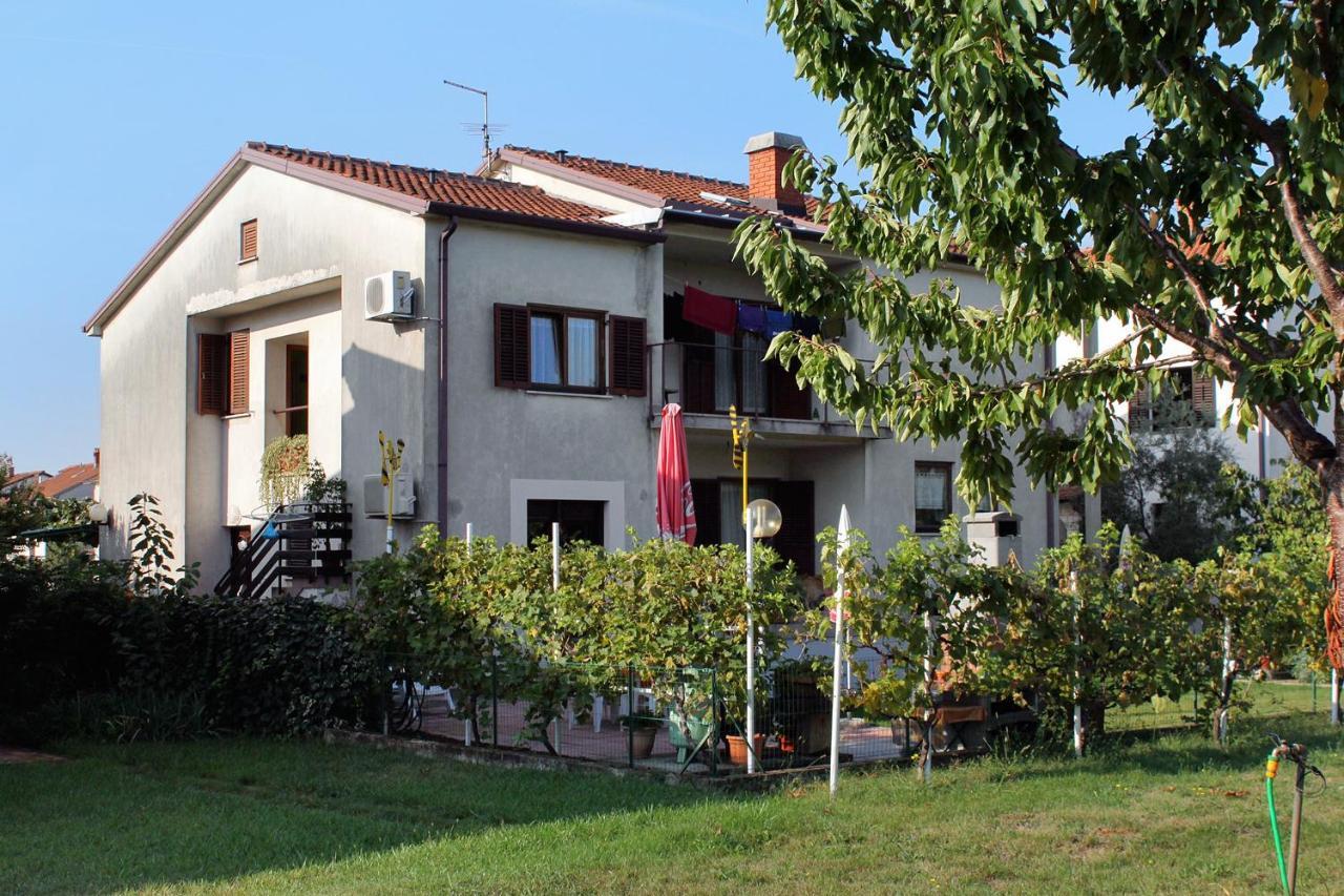 Apartments With A Parking Space Umag - 7109 Exteriör bild